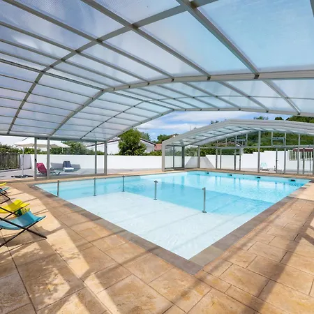 Haizea Climatise 2 A 4 Pers 2 Sdb Calme Avec Piscine A Pays Basque 25 Min Des Plages Chalet *