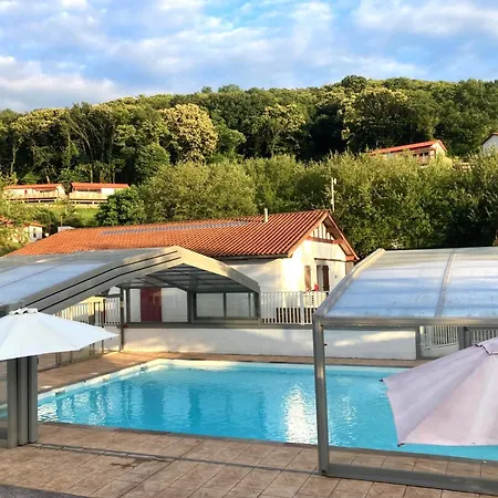 Haizea Climatise 2 A 4 Pers 2 Sdb Calme Avec Piscine A Pays Basque 25 Min Des Plages Chalet Hasparren