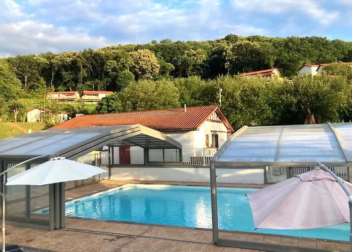 Haizea Climatisé 2 à 4 Pers 2 Sdb Calme Avec Piscine à Pays Basque 25 Min Des Plages Chalet Hasparren